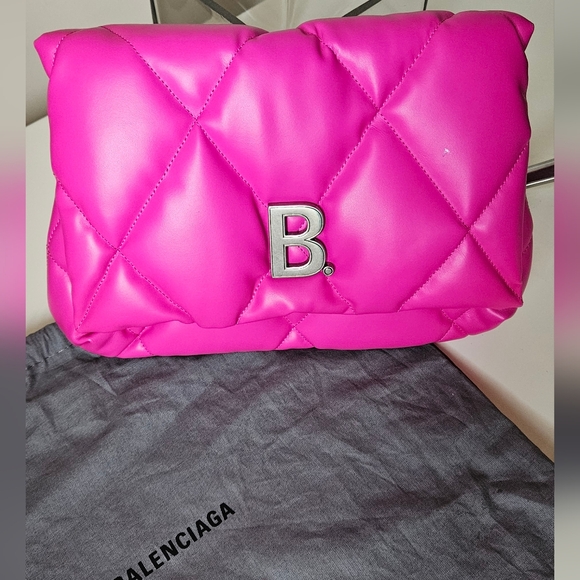 Balenciaga Pink Quilted Leather Touch Puffy Clutch Bag - Picture 1 of 13